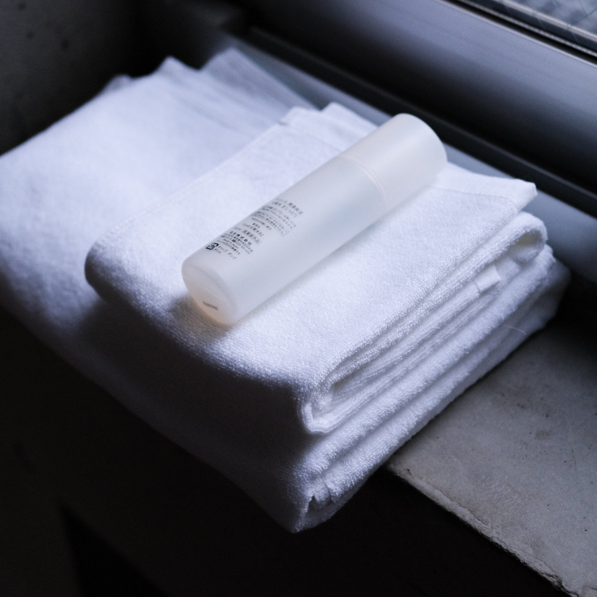 Luxury Hand Towel - aucentic